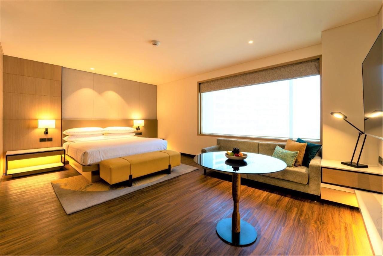 Courtyard By Marriott Вадодара Экстерьер фото