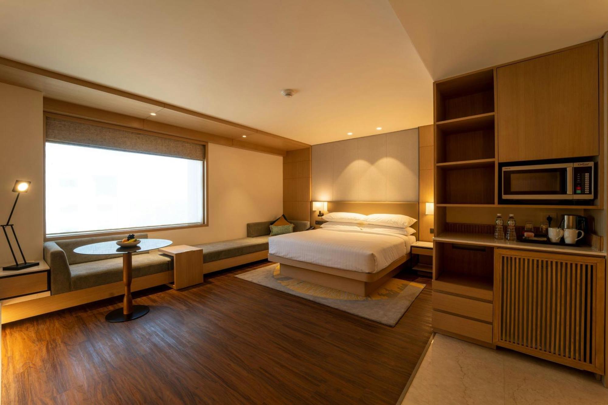 Courtyard By Marriott Вадодара Экстерьер фото